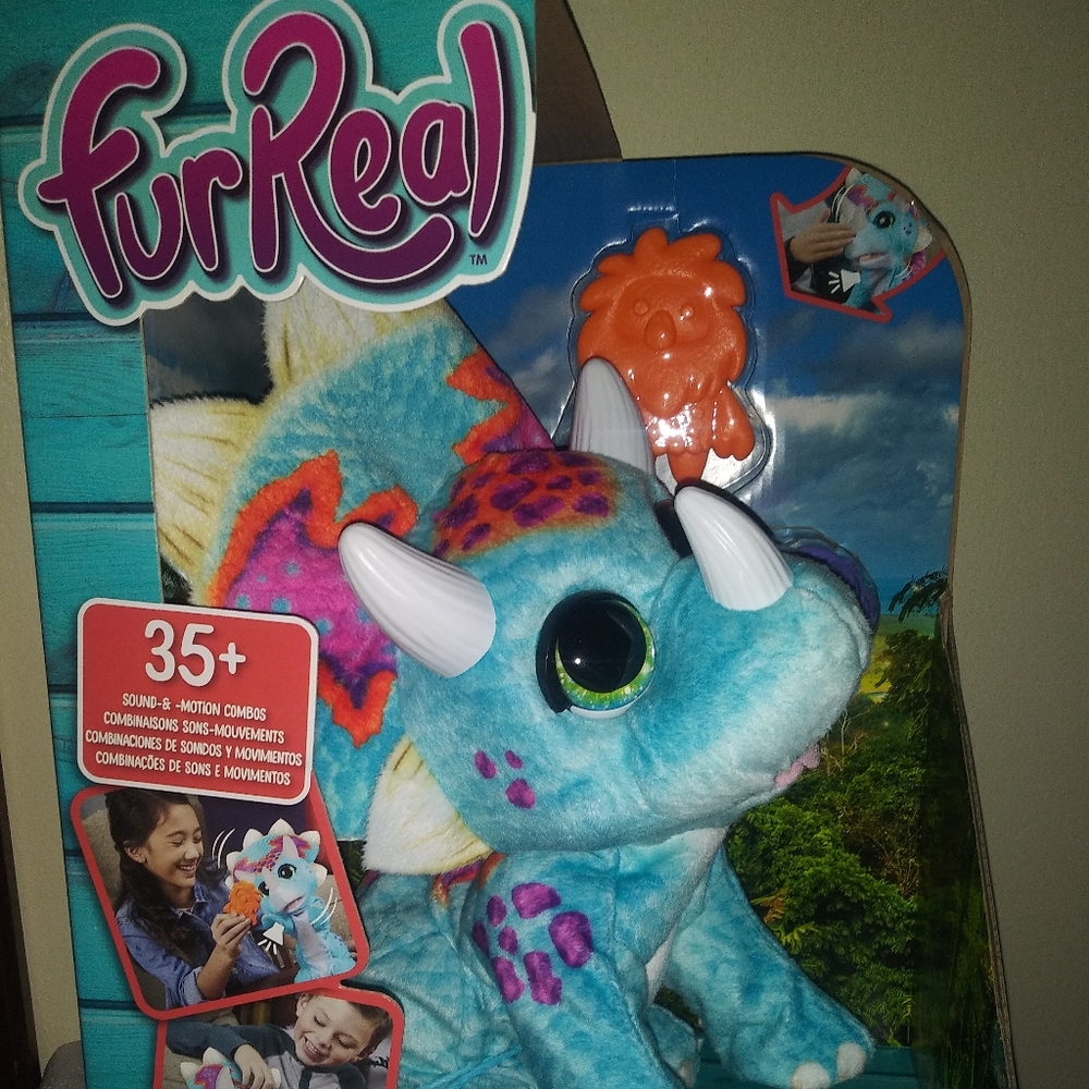 Fur real pet Triceratops